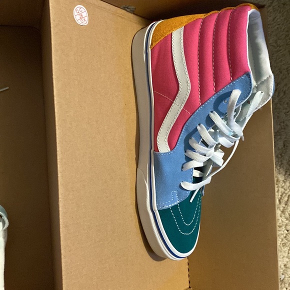 Sk8-Hi nine in men’s, 10 1/2 in women’s unisex - Picture 2 of 4